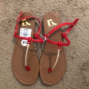 Report Red Sandals 8.5